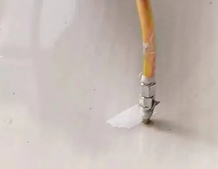 乐都瓷砖空鼓维修公司专业解答在瓷砖铺贴过程中，如果使用的砂料过粗（如全部使用了粗砂），可能会导致以下问题